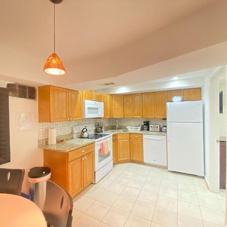 Comfy Basement Home 2 Bdrm1Den 3Queen Beds Вашингтон Екстер'єр фото